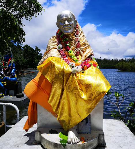 Devotees celebrating spirituality in Shirdi